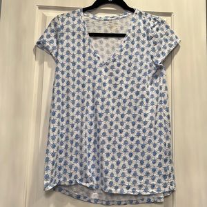 Lilly Pulitzer Etta v neck tee